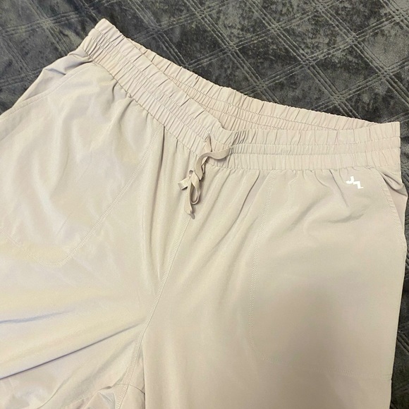 Women’s Joggers - Picture 4 of 6